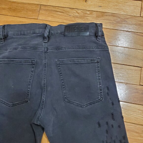 Diesel Women skinny jean 27 waist and 32 length - Picture 2 of 10